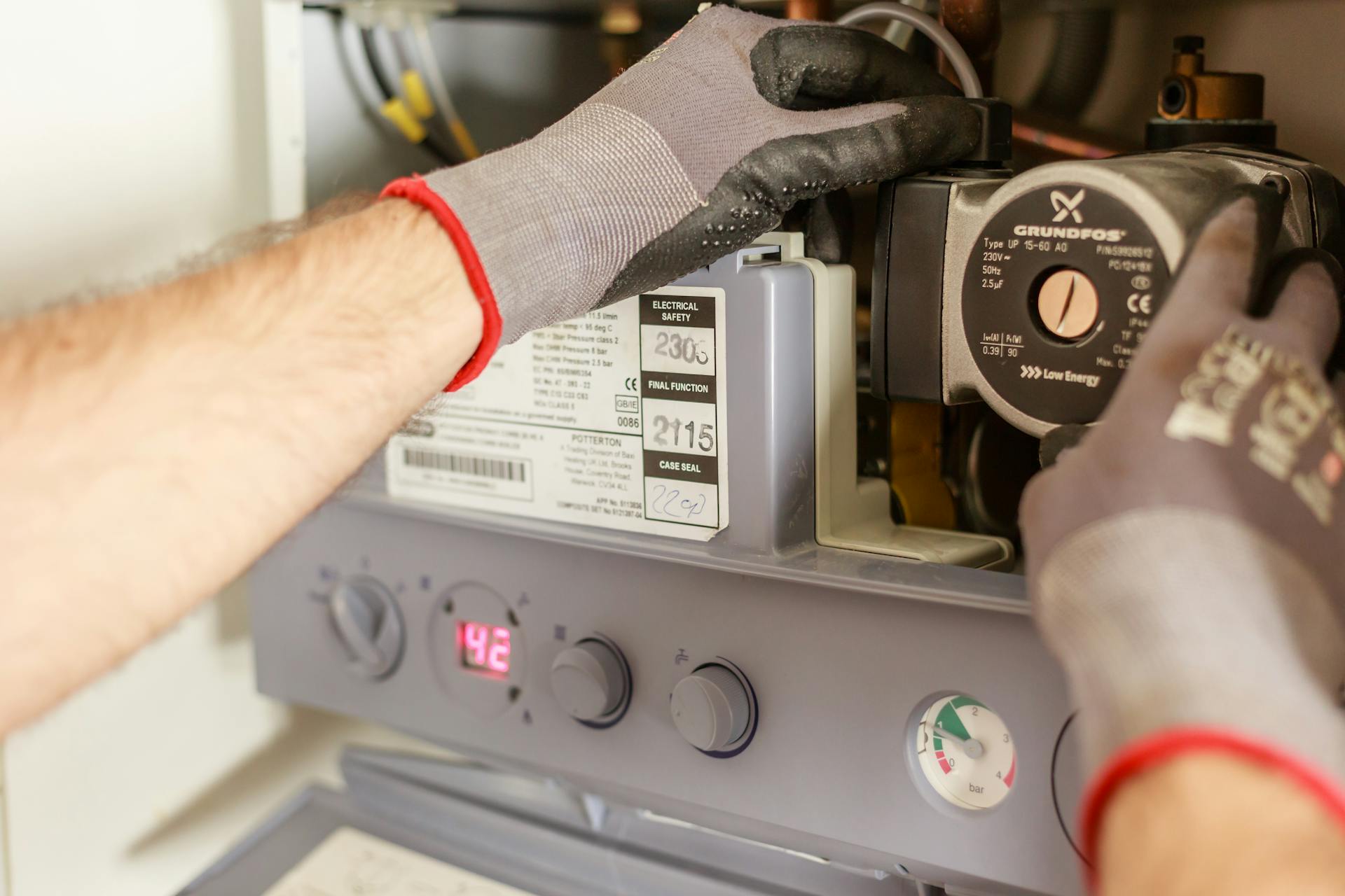 Boiler fixing inside Boiler fixing inside